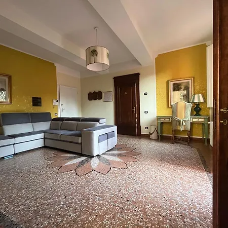 Saragozza Flat & Secret Garden Apartmán *