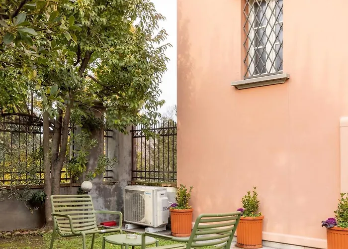 Saragozza Flat & Secret Garden * بولونيا